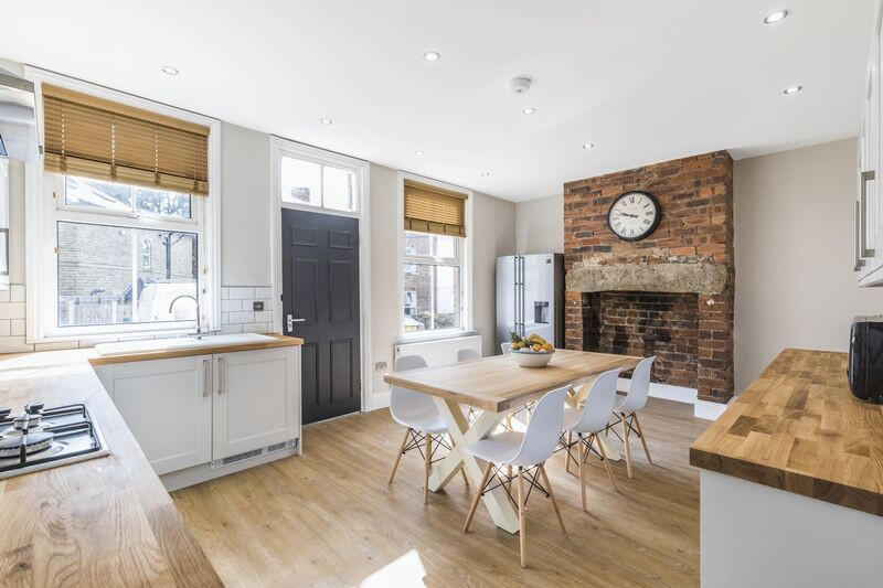 6 bed Detached for rent in Leeds. From Rooftop Living - UK Ltd 6 bed Detached for rent in Leeds. From Rooftop Living - UK Ltd