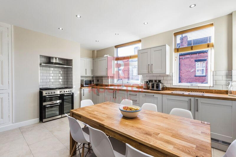 6 bed Detached for rent in Leeds. From Rooftop Living - UK Ltd 6 bed Detached for rent in Leeds. From Rooftop Living - UK Ltd