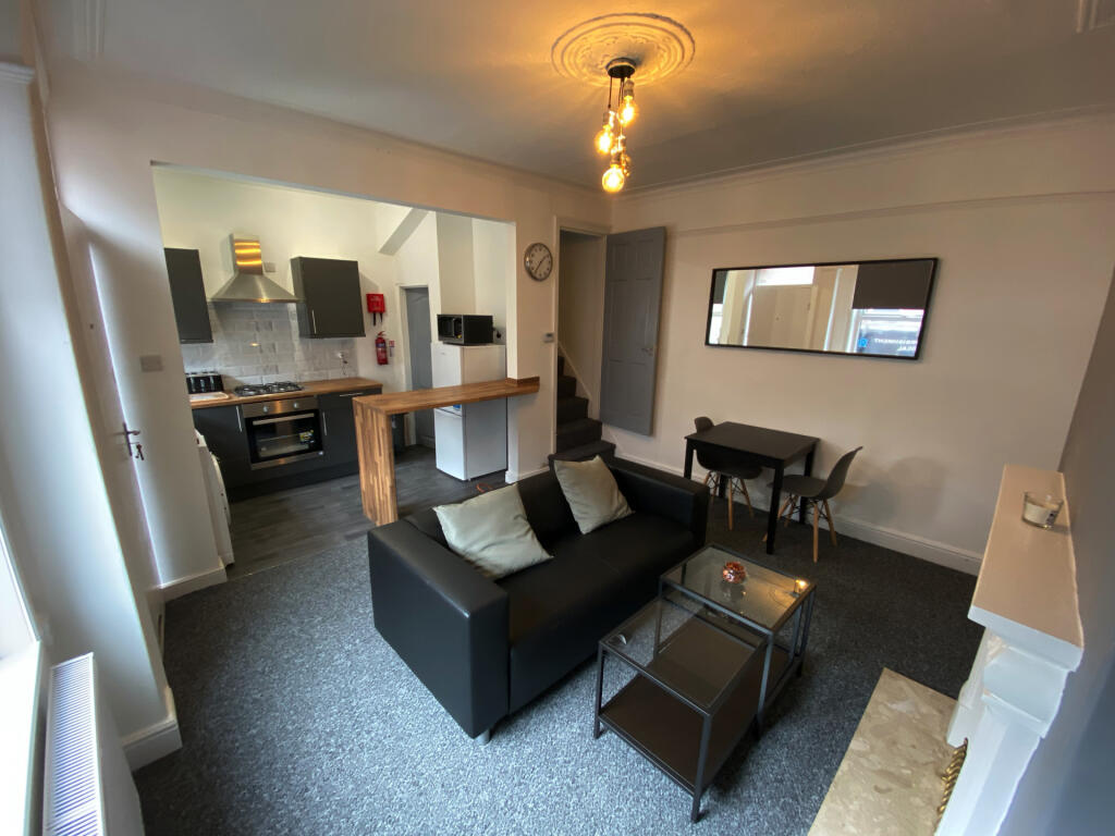 2 bed Detached for rent in Leeds. From Rooftop Living - UK Ltd