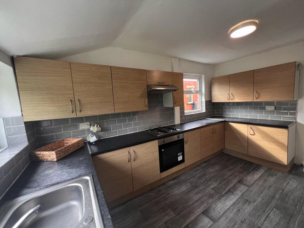 4 bed Detached for rent in Leeds. From Rooftop Living - UK Ltd