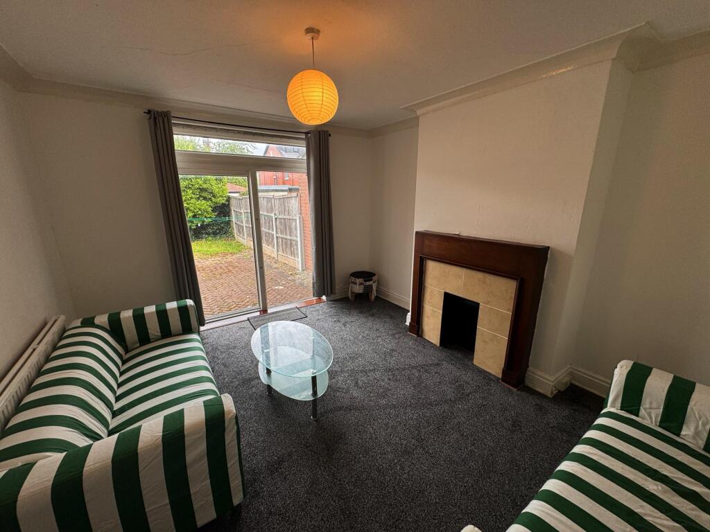 3 bed Detached for rent in Leeds. From Rooftop Living - UK Ltd 3 bed Detached for rent in Leeds. From Rooftop Living - UK Ltd