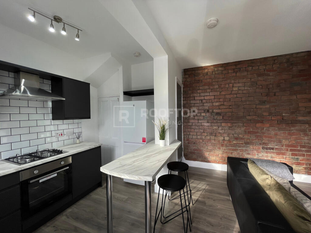 2 bed Detached for rent in Leeds. From Rooftop Living - UK Ltd
