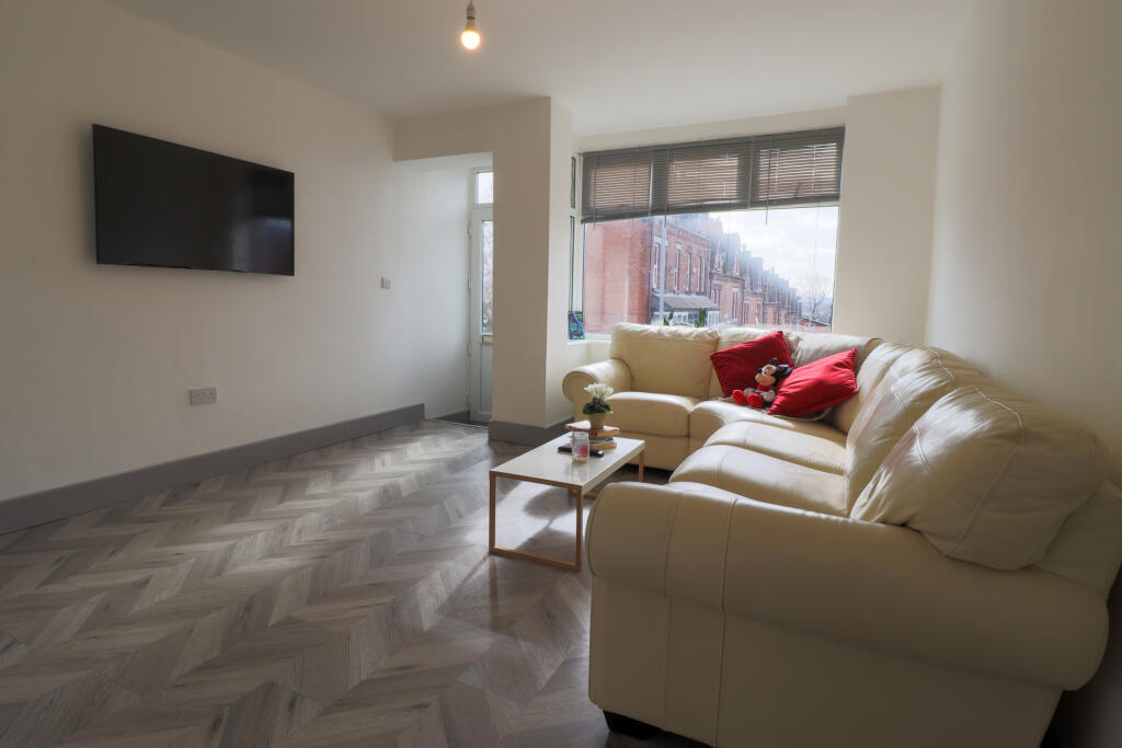 2 bed Detached for rent in Leeds. From Rooftop Living - UK Ltd