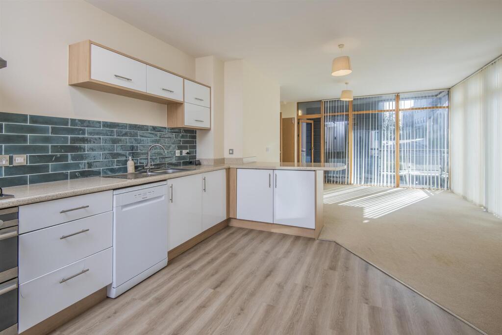 2 bed Apartment for rent in Truro. From Laskowski & Co - Falmouth 2 bed Apartment for rent in Truro. From Laskowski & Co - Falmouth