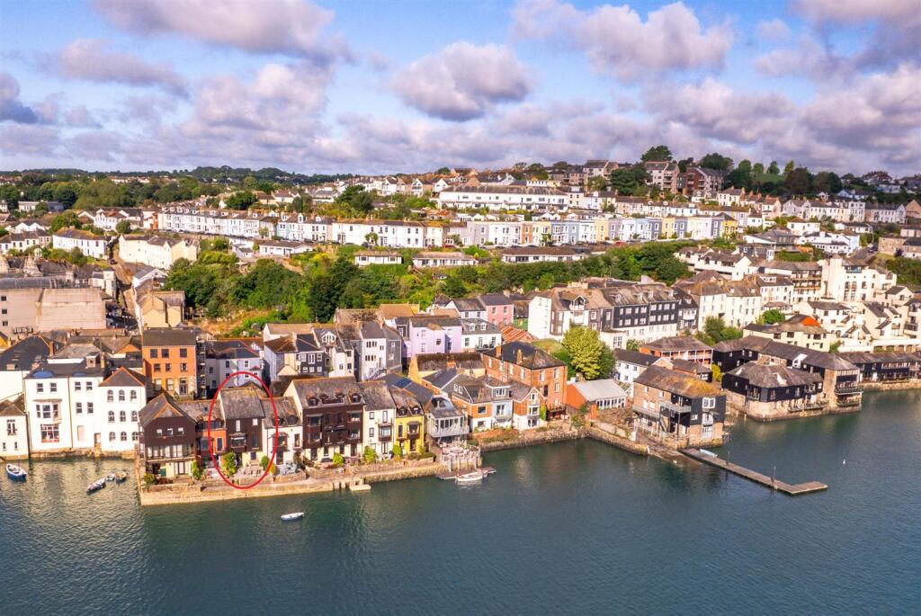 4 bed Mid Terraced House for rent in Falmouth. From Laskowski & Co - Falmouth