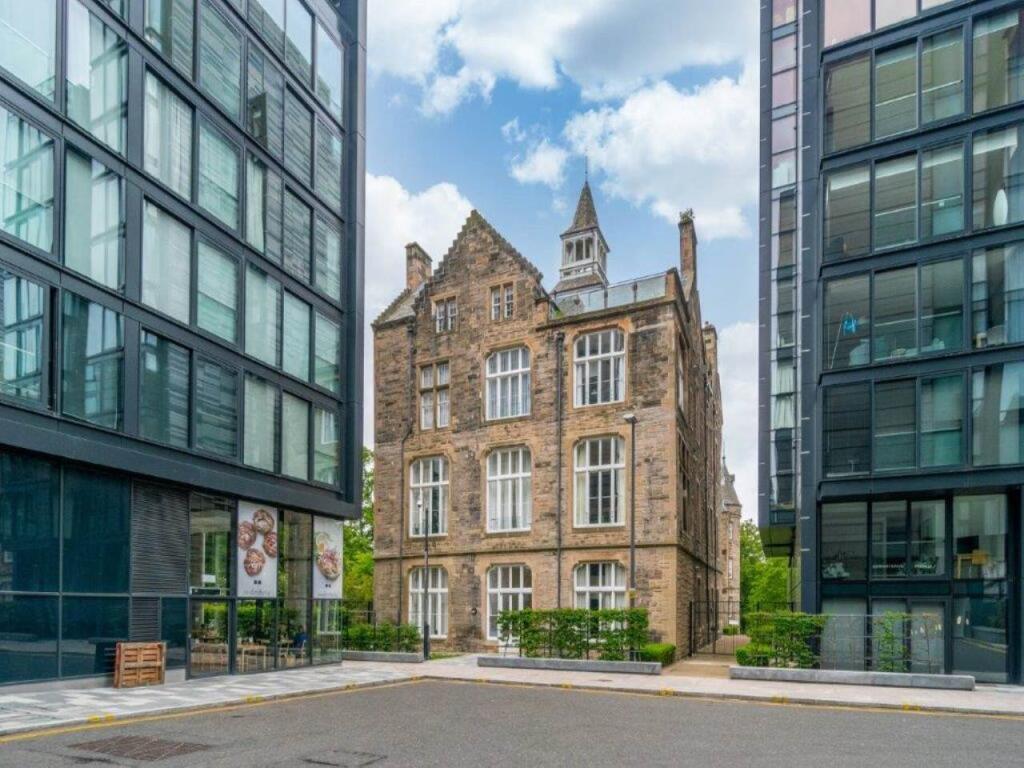 2 bed 1st Floor Flat for rent in Edinburgh. From Murray & Currie - Edinburgh