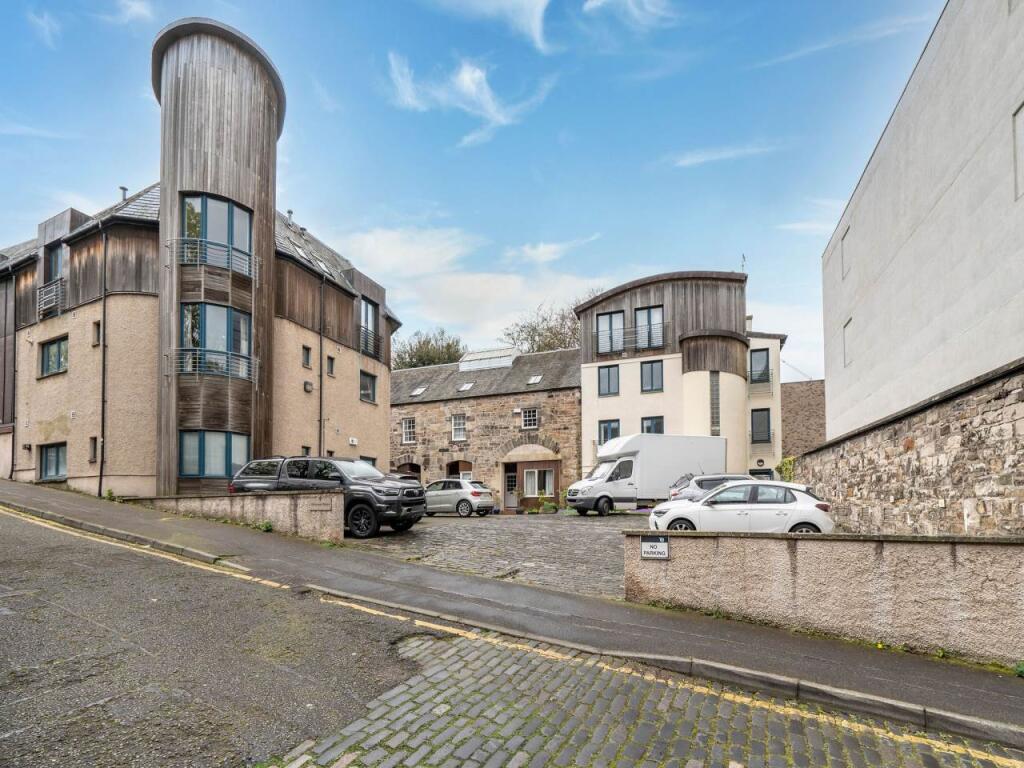 2 bed Mews for rent in Edinburgh. From Murray & Currie - Edinburgh