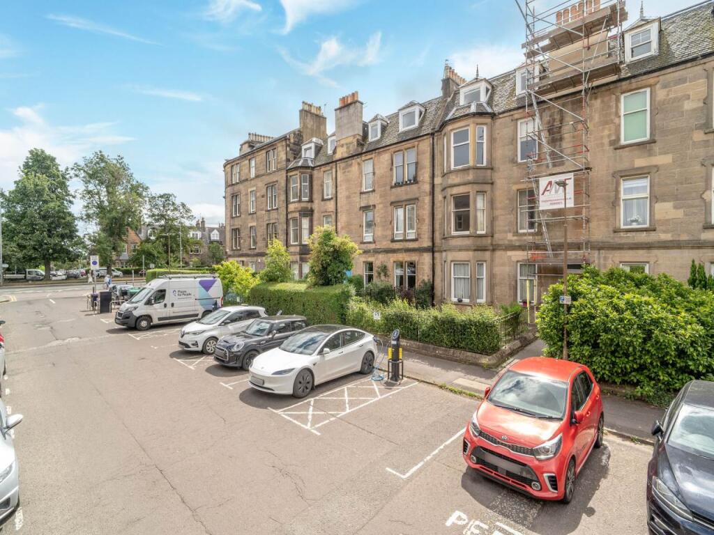 2 bed 1st Floor Flat for rent in Edinburgh. From Murray & Currie - Edinburgh