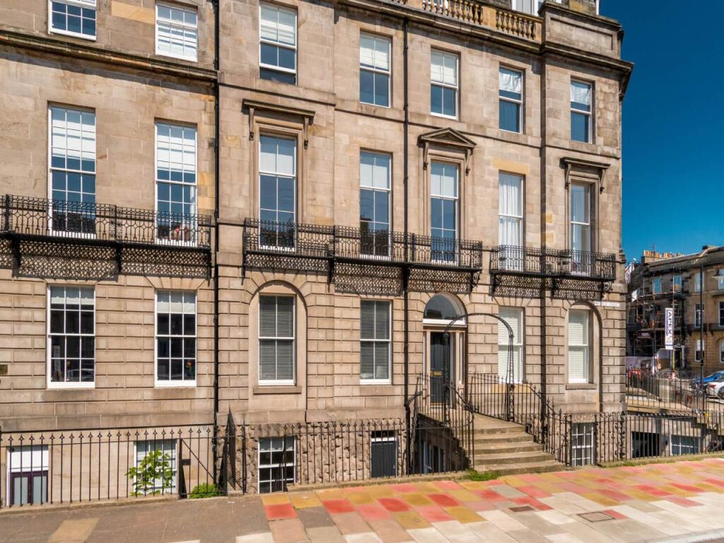 2 bed 1st Floor Flat for rent in Edinburgh. From Murray & Currie - Edinburgh