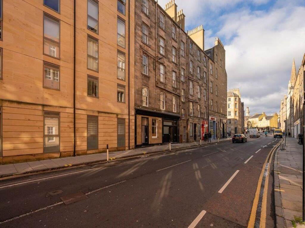 1 bed 1st Floor Flat for rent in Edinburgh. From Murray & Currie - Edinburgh 1 bed 1st Floor Flat for rent in Edinburgh. From Murray & Currie - Edinburgh