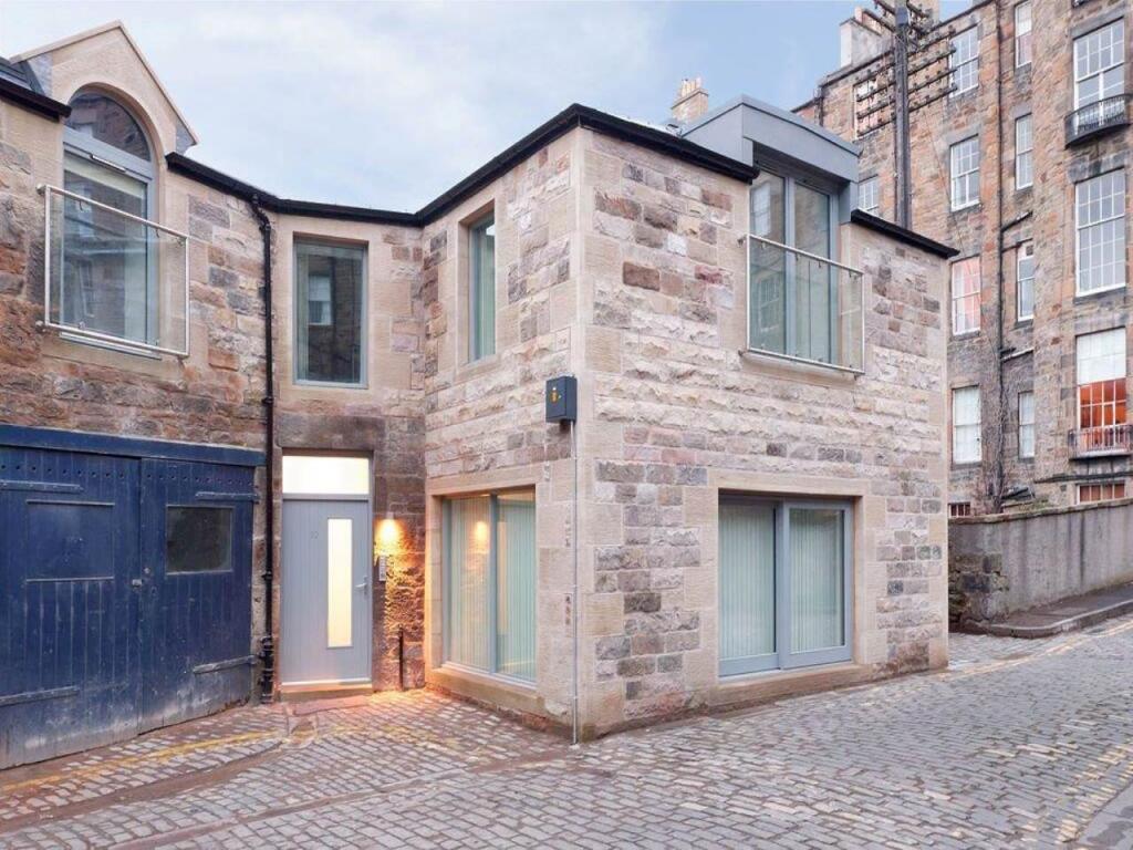 2 bed 1st Floor Flat for rent in Edinburgh. From Murray & Currie - Edinburgh