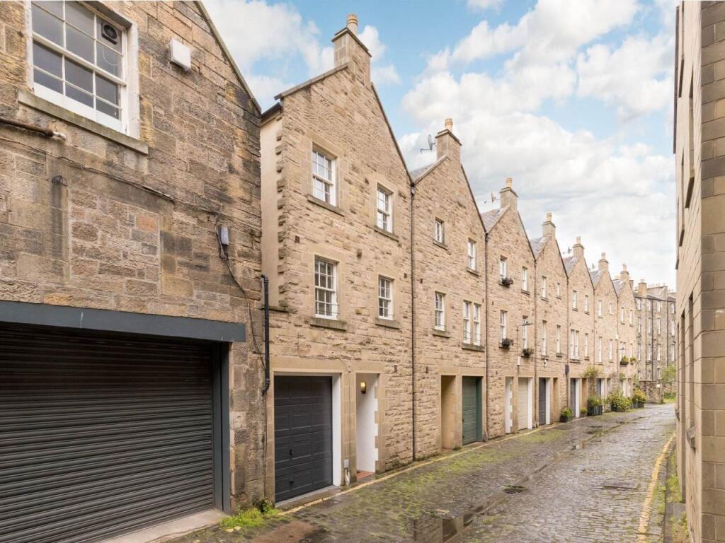 4 bed Town House for rent in Edinburgh. From Murray & Currie - Edinburgh