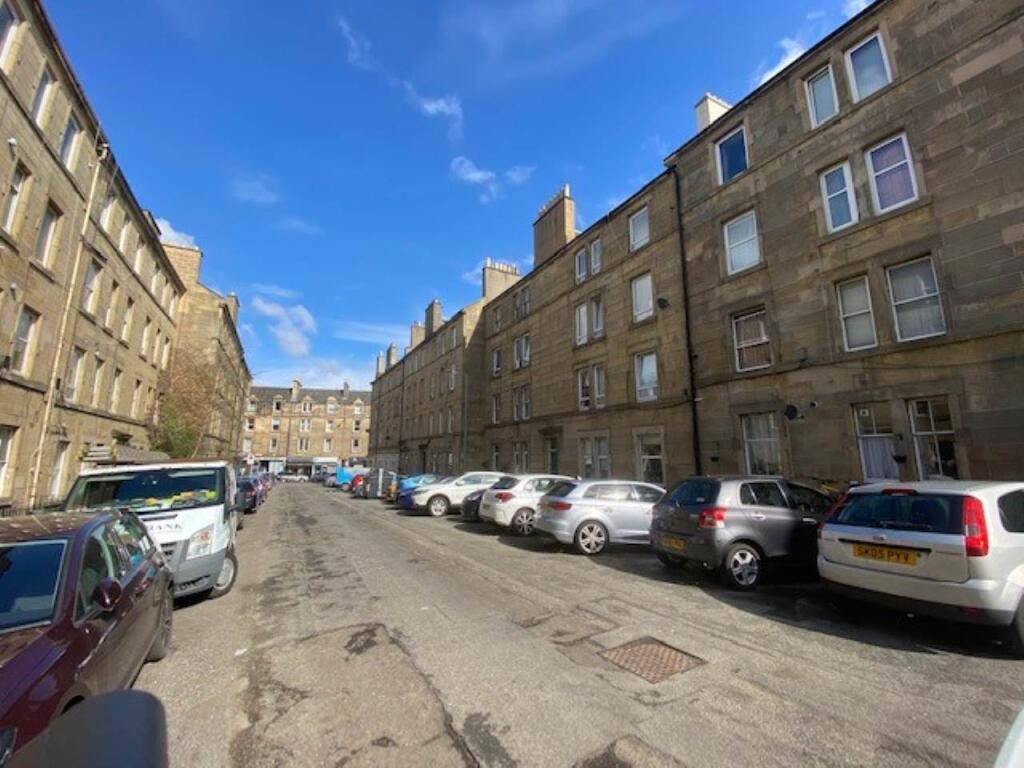 1 bed 1st Floor Flat for rent in Edinburgh. From Murray & Currie - Edinburgh