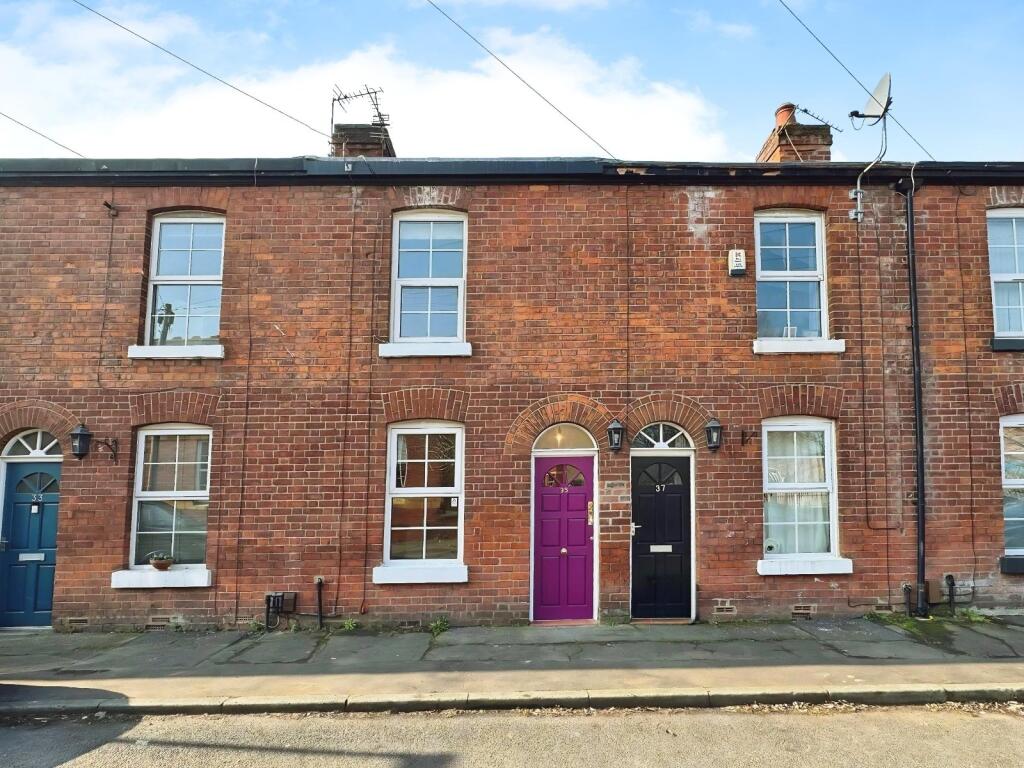 2 bed Mid Terraced House for rent in Manchester. From Julian Wadden - Didsbury 2 bed Mid Terraced House for rent in Manchester. From Julian Wadden - Didsbury