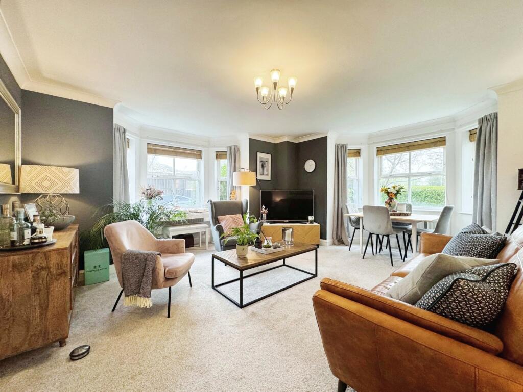 2 bed 1st Floor Flat for rent in Gatley. From Julian Wadden - Didsbury