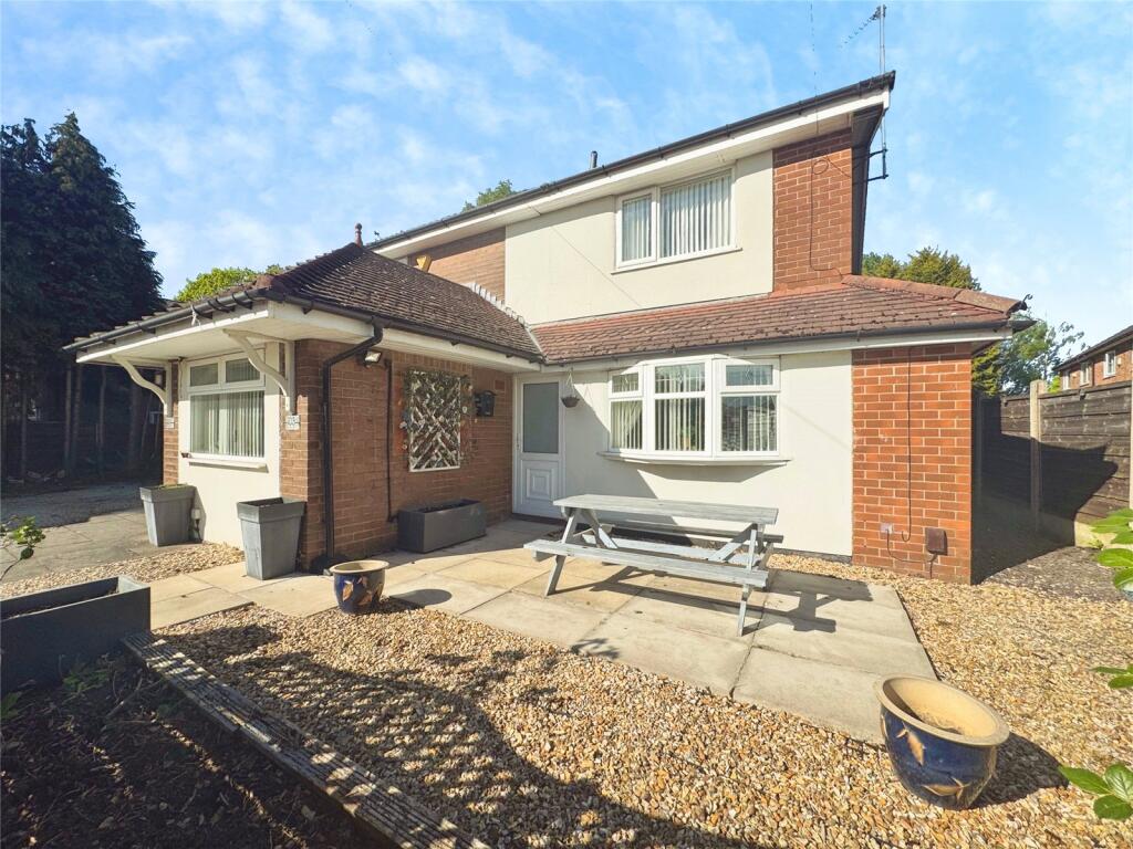 2 bed Semi Detached for rent in Gatley. From Julian Wadden - Didsbury