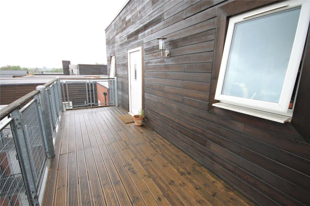2 bed 1st Floor Flat for rent in Manchester. From Julian Wadden - Didsbury