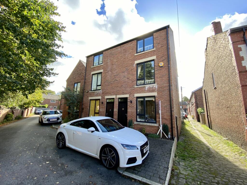 4 bed Detached for rent in Gatley. From Julian Wadden - Didsbury