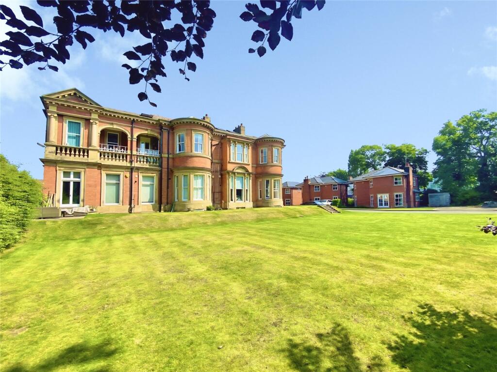 2 bed 1st Floor Flat for rent in Gatley. From Julian Wadden - Didsbury