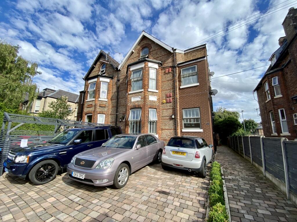 1 bed 1st Floor Flat for rent in Gatley. From Julian Wadden - Didsbury