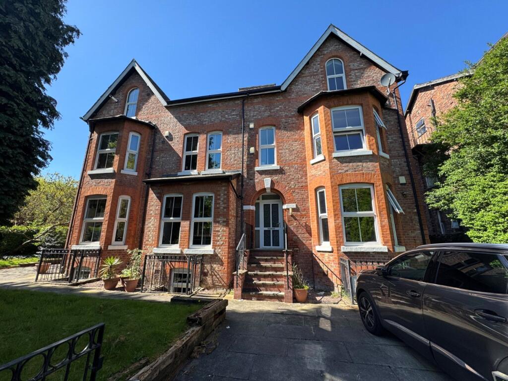 2 bed 1st Floor Flat for rent in Gatley. From Julian Wadden - Didsbury