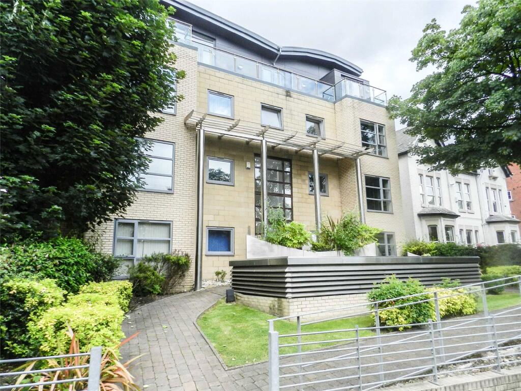 2 bed 1st Floor Flat for rent in Gatley. From Julian Wadden - Didsbury