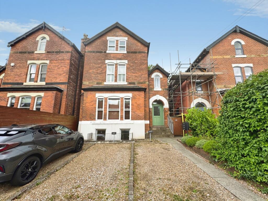 2 bed 1st Floor Flat for rent in Gatley. From Julian Wadden - Didsbury