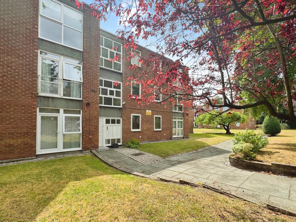 2 bed 1st Floor Flat for rent in Gatley. From Julian Wadden - Didsbury