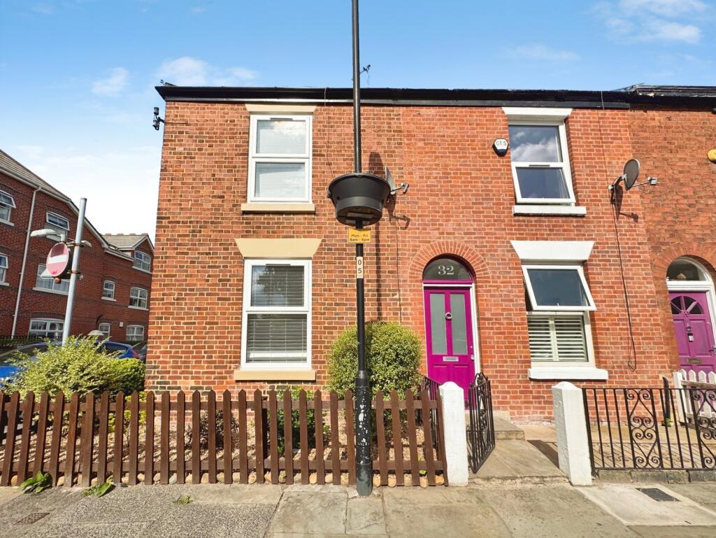 2 bed Mid Terraced House for rent in Gatley. From Julian Wadden - Didsbury