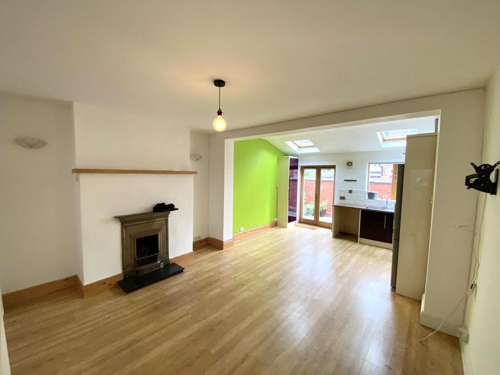 2 bed Mid Terraced House for rent in Gatley. From Julian Wadden - Didsbury 2 bed Mid Terraced House for rent in Gatley. From Julian Wadden - Didsbury