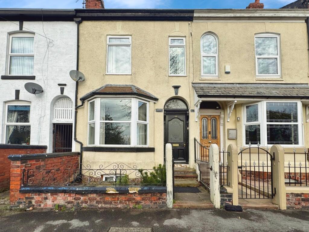 2 bed Mid Terraced House for rent in Stockport. From Julian Wadden - Heaton Moor 2 bed Mid Terraced House for rent in Stockport. From Julian Wadden - Heaton Moor