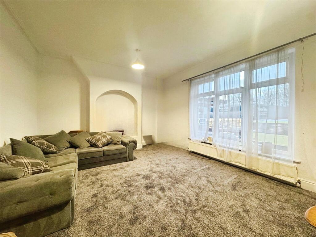 1 bed 1st Floor Flat for rent in Stockport. From Julian Wadden - Heaton Moor