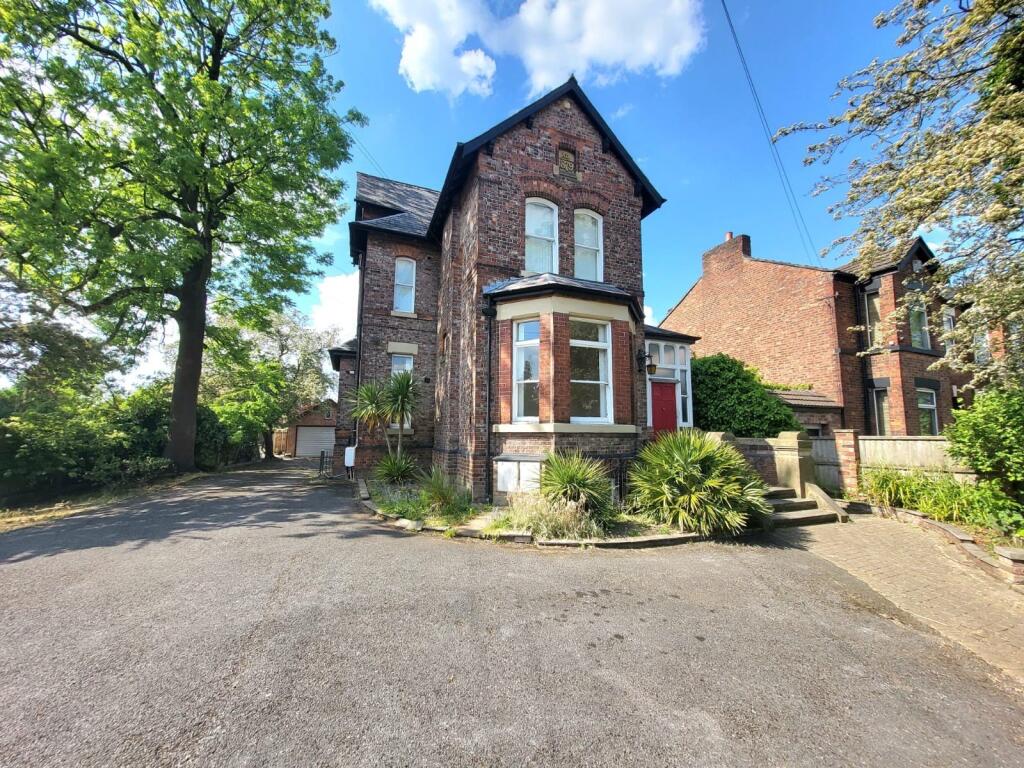 4 bed 1st Floor Flat for rent in Stockport. From Julian Wadden - Heaton Moor 4 bed 1st Floor Flat for rent in Stockport. From Julian Wadden - Heaton Moor
