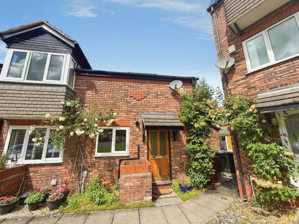 2 bed Detached for rent in Cheadle. From Julian Wadden - Heaton Moor
