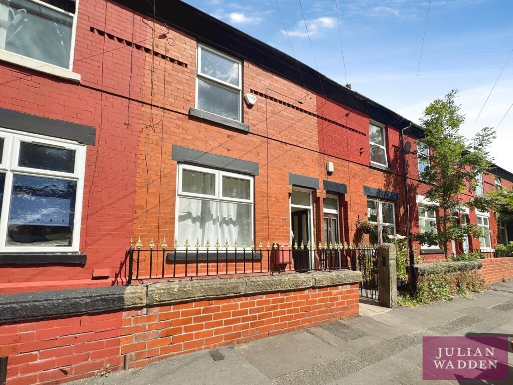 2 bed Mid Terraced House for rent in Manchester. From Julian Wadden - Heaton Moor