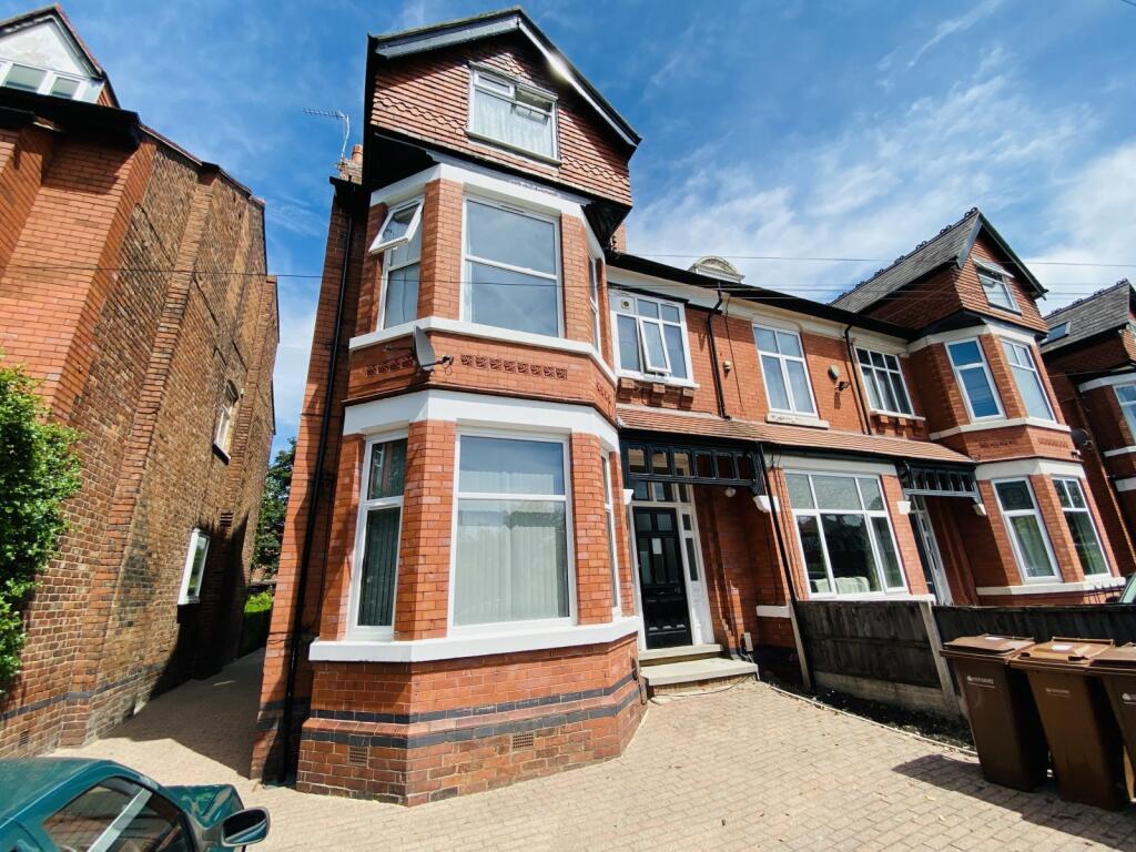 4 bed 1st Floor Flat for rent in Stockport. From Julian Wadden - Heaton Moor