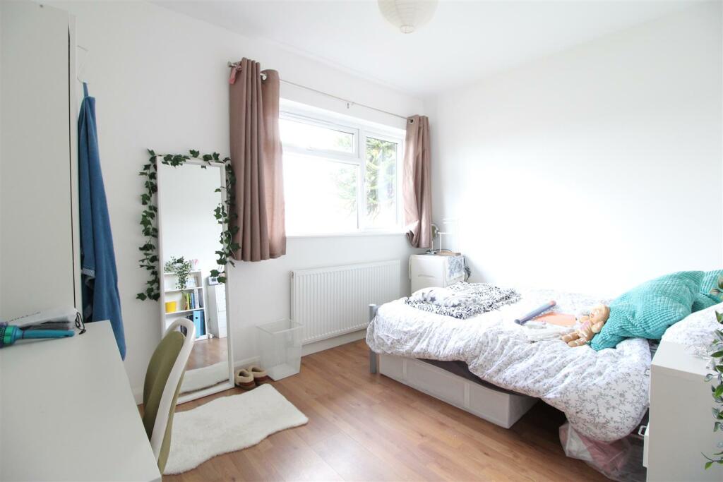 6 bed Semi-detached bungalow for rent in Strelley. From Top 365 - Nottingham