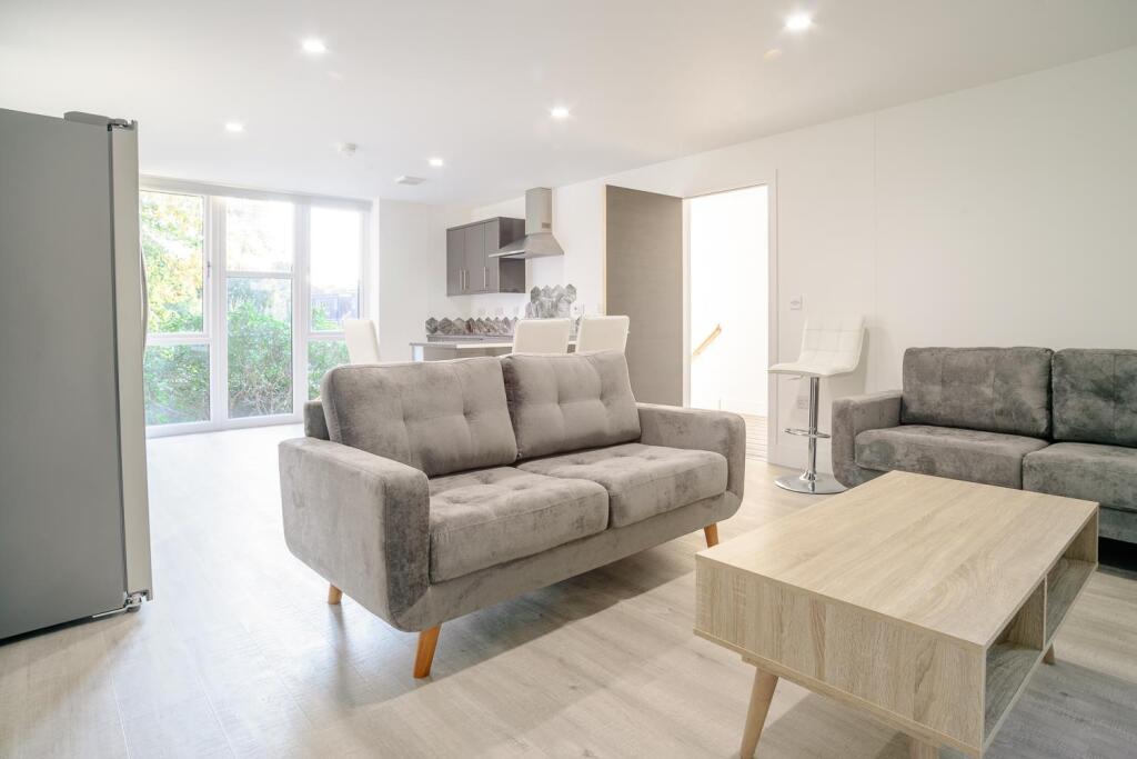6 bed Private Halls for rent in Beeston. From Top 365 - Nottingham