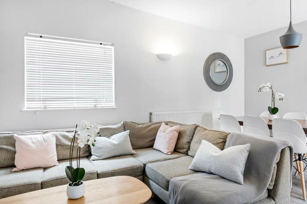 7 bed Mid Terraced House for rent in Nottingham. From Top 365 - Nottingham