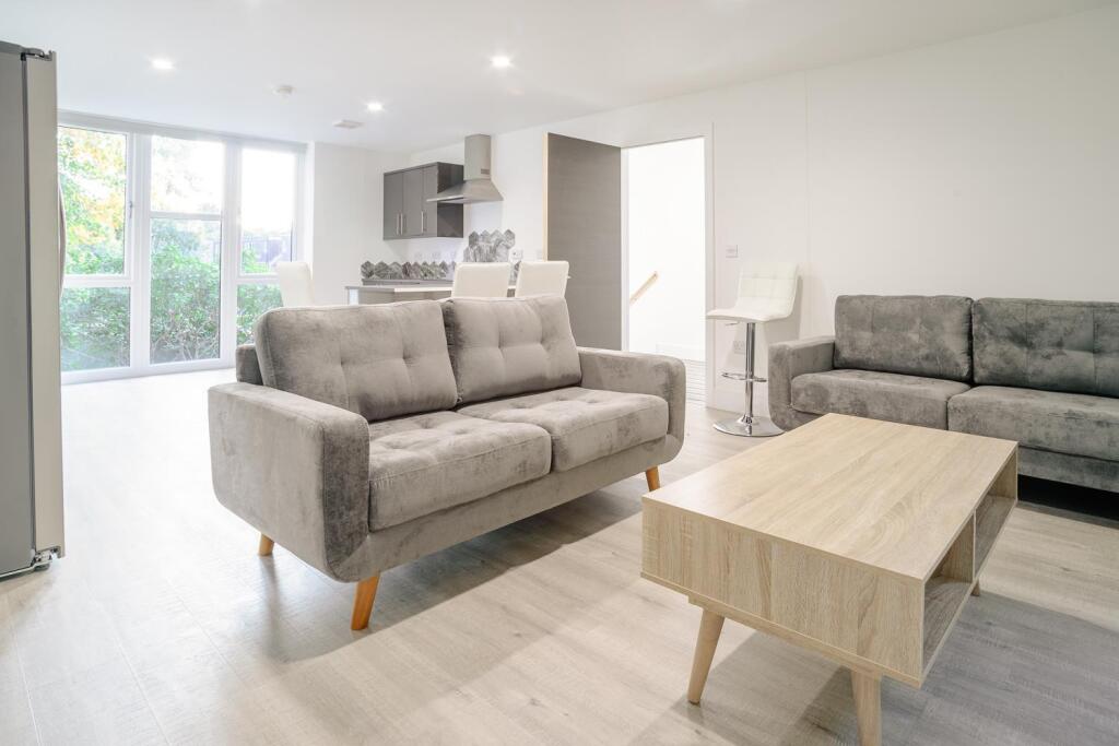 6 bed Duplex for rent in Beeston. From Top 365 - Nottingham
