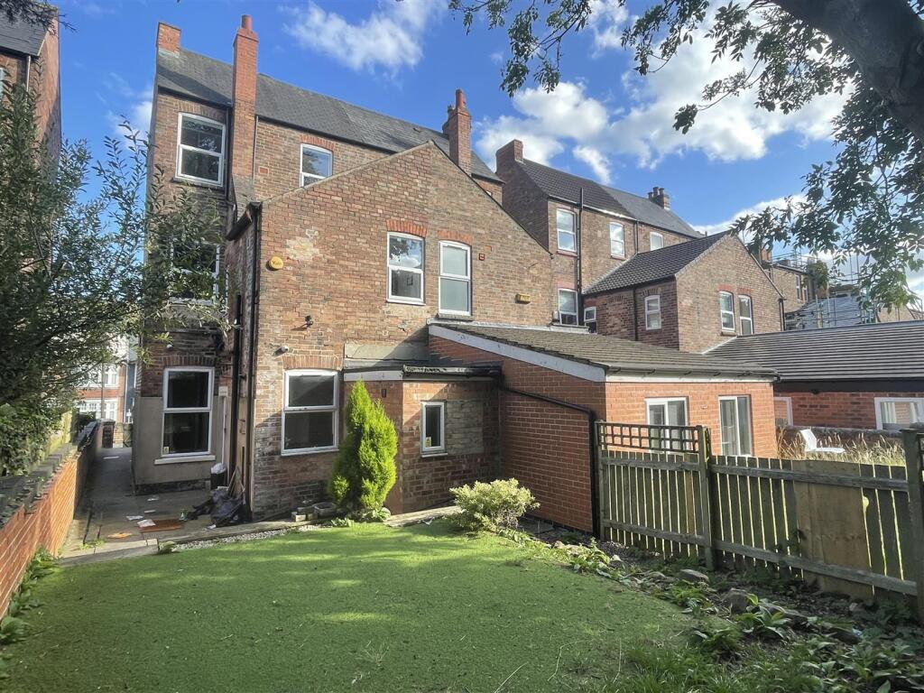 6 bed Semi Detached for rent in Nottingham. From Top 365 - Nottingham