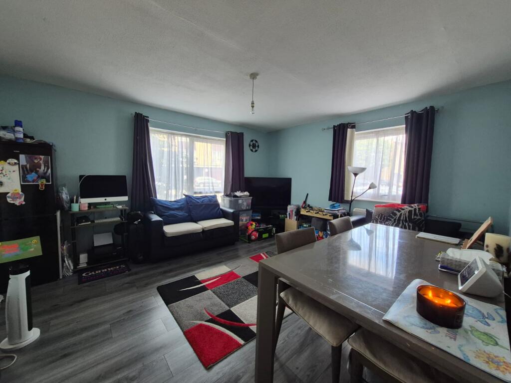 2 bed 1st Floor Flat for rent in Waltham Cross. From Two Six Homes Ltd. 2 bed 1st Floor Flat for rent in Waltham Cross. From Two Six Homes Ltd.