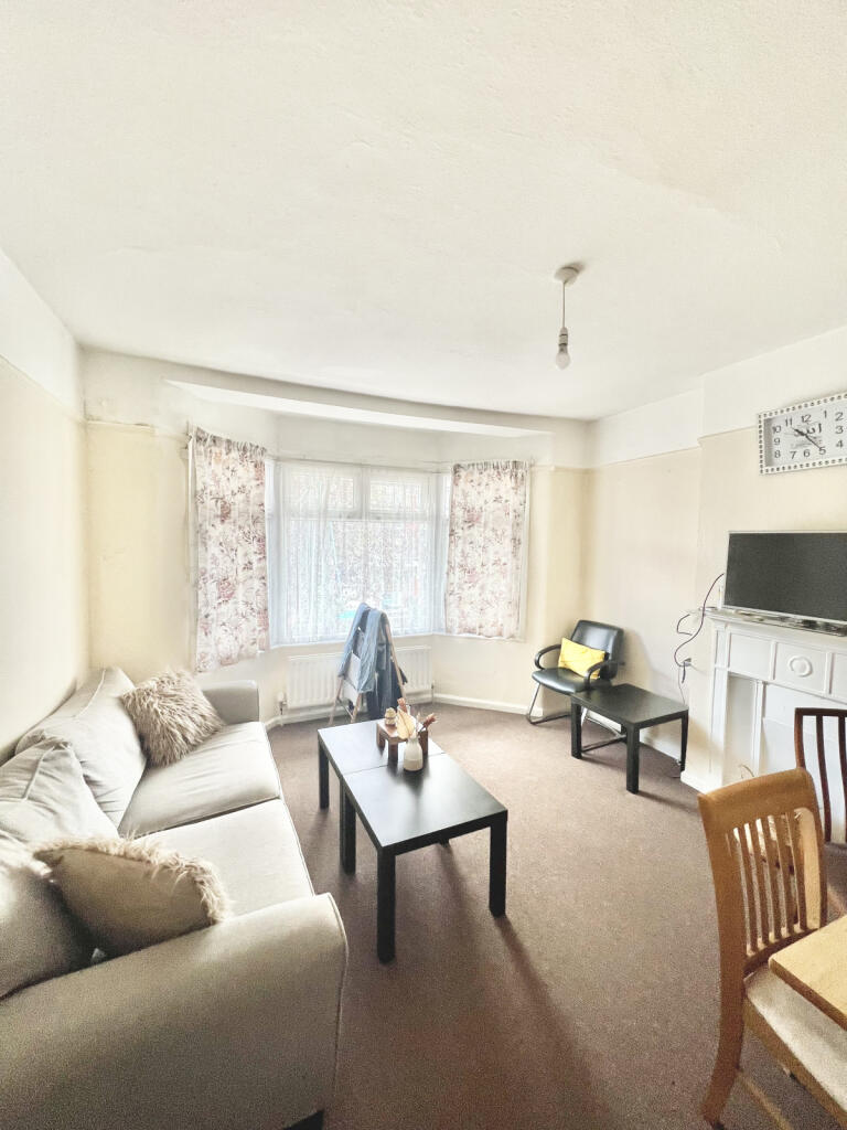 1 bed 1st Floor Flat for rent in Wood Green. From Two Six Homes Ltd. 1 bed 1st Floor Flat for rent in Wood Green. From Two Six Homes Ltd.