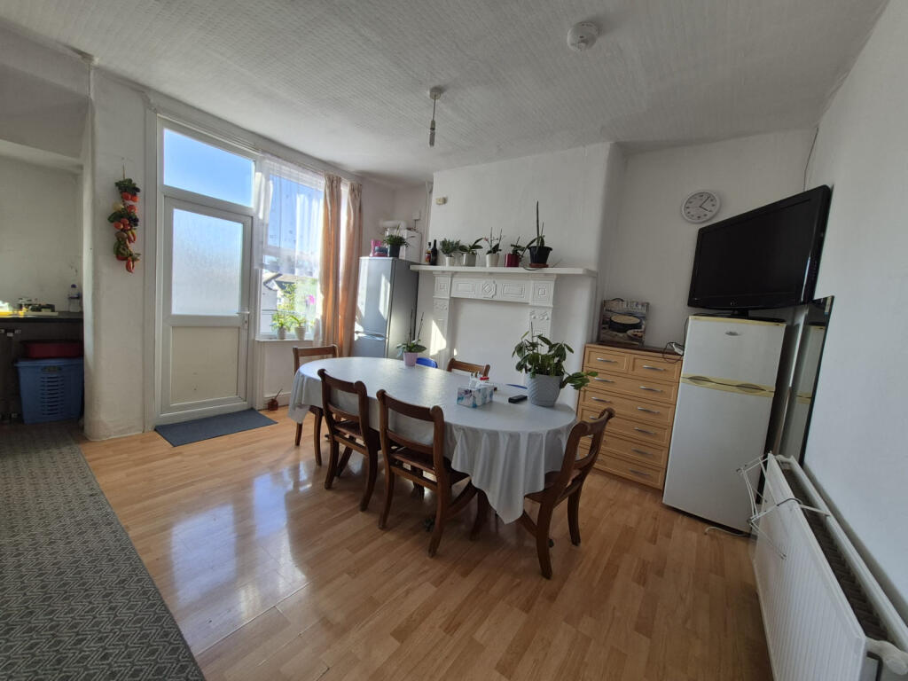 2 bed Annexe for rent in Wood Green. From Two Six Homes Ltd.