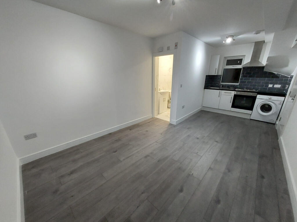 4 bed Studio for rent in Tottenham. From Two Six Homes Ltd.