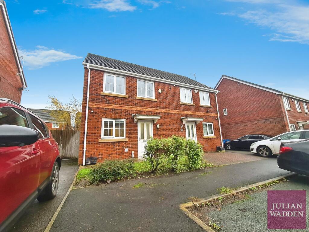 2 bed Semi Detached for rent in Oldham. From Julian Wadden - Stockport