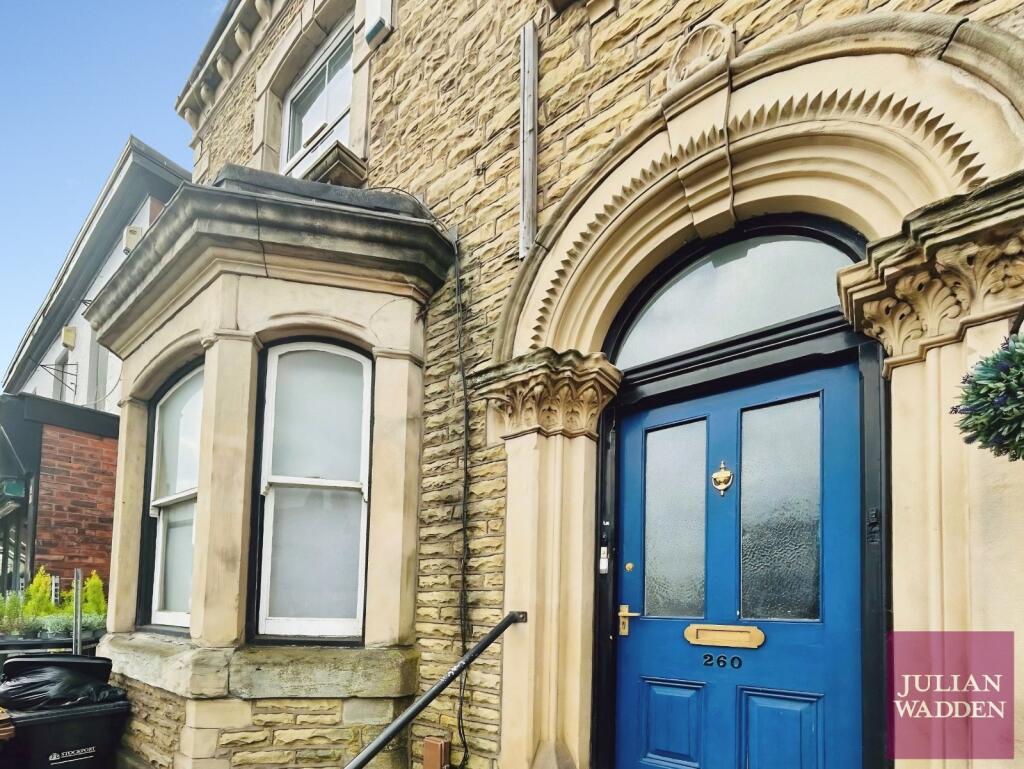 2 bed 1st Floor Flat for rent in Stockport. From Julian Wadden - Stockport