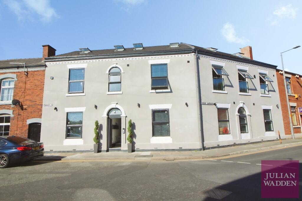 2 bed 1st Floor Flat for rent in Hyde. From Julian Wadden - Stockport