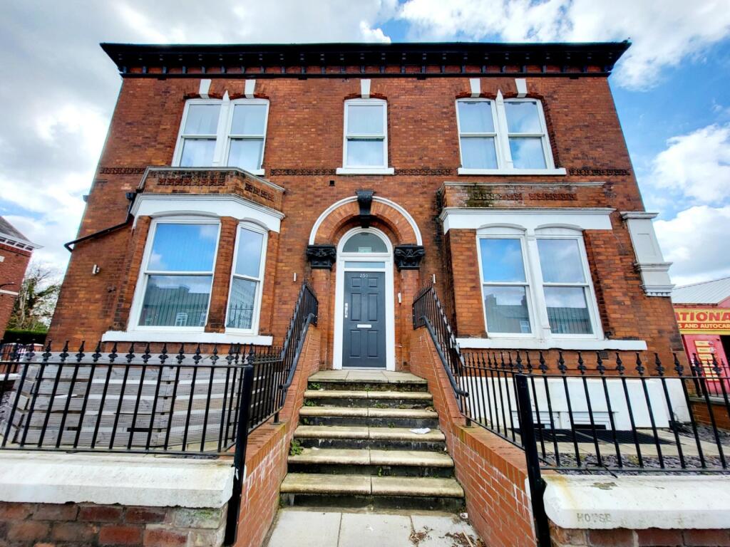 1 bed House Share for rent in Stockport. From Julian Wadden - Stockport
