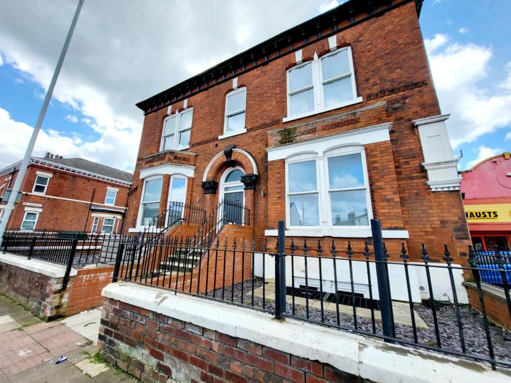 1 bed House Share for rent in Stockport. From Julian Wadden - Stockport
